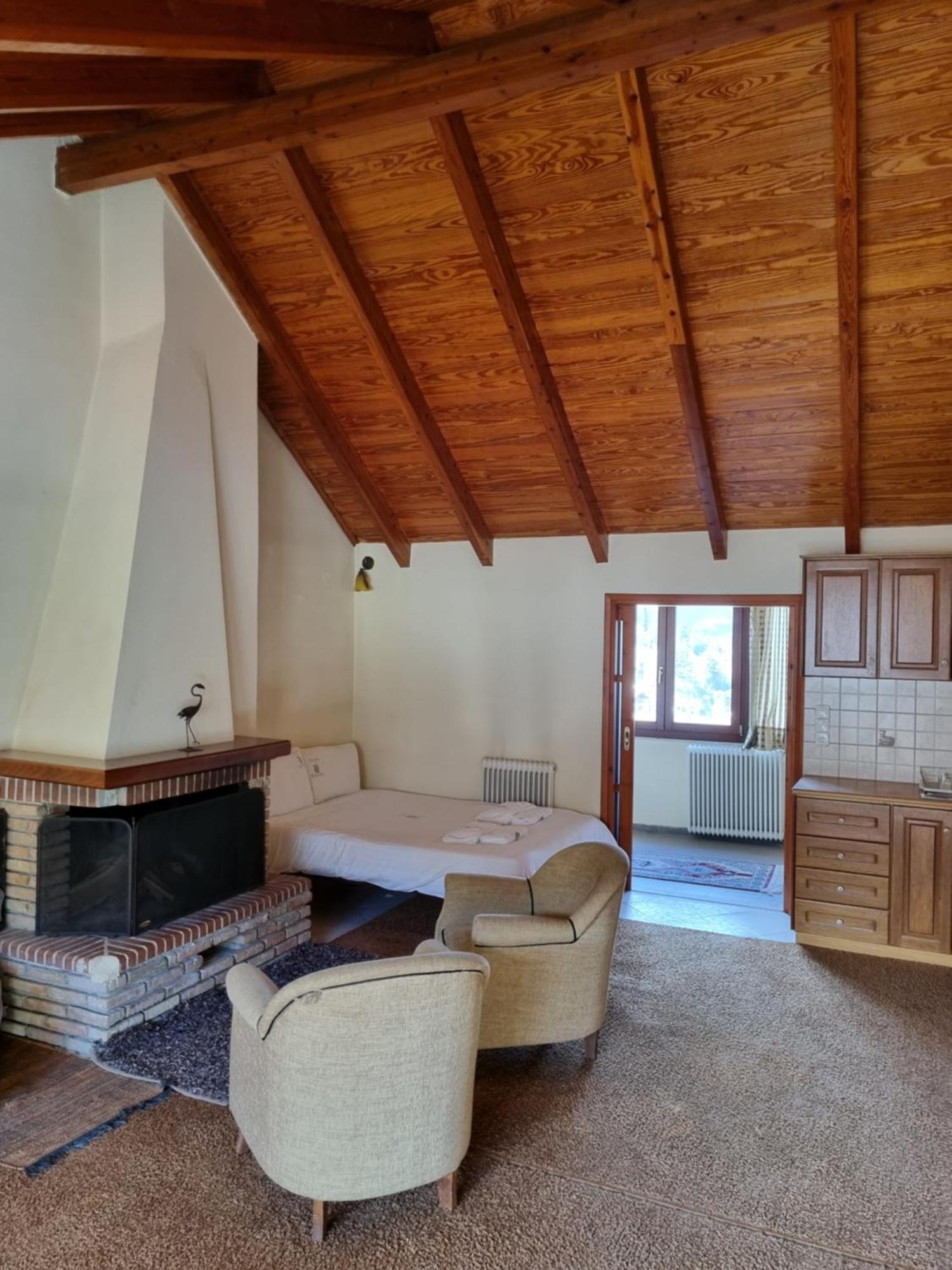 Kalavrita Krinides Apartment And Attics Экстерьер фото